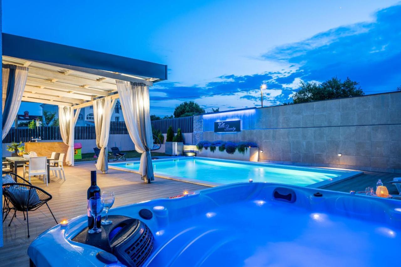 Villa Beauty With Heated Pool And Jacuzzi Канфанар Экстерьер фото