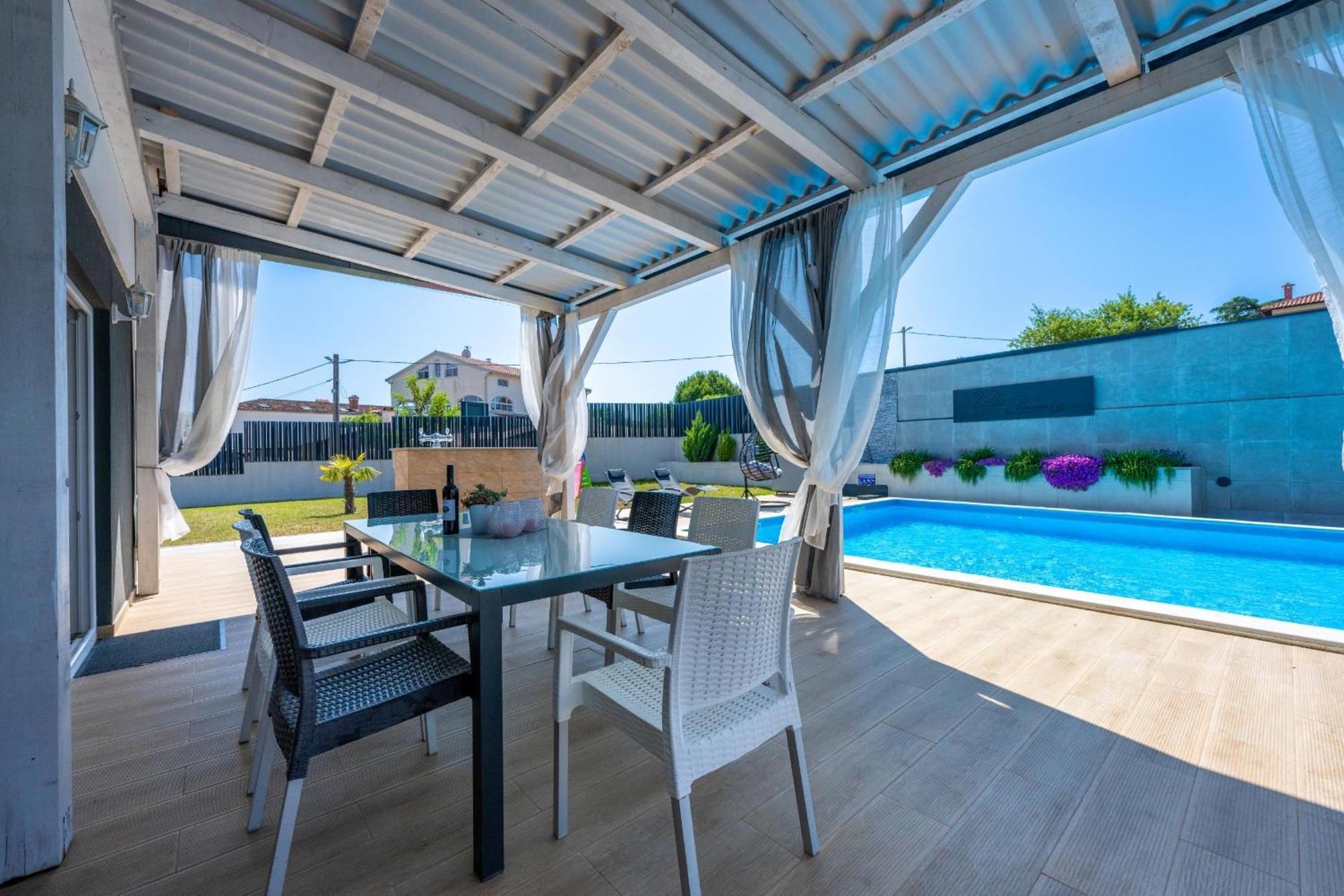 Villa Beauty With Heated Pool And Jacuzzi Канфанар Экстерьер фото