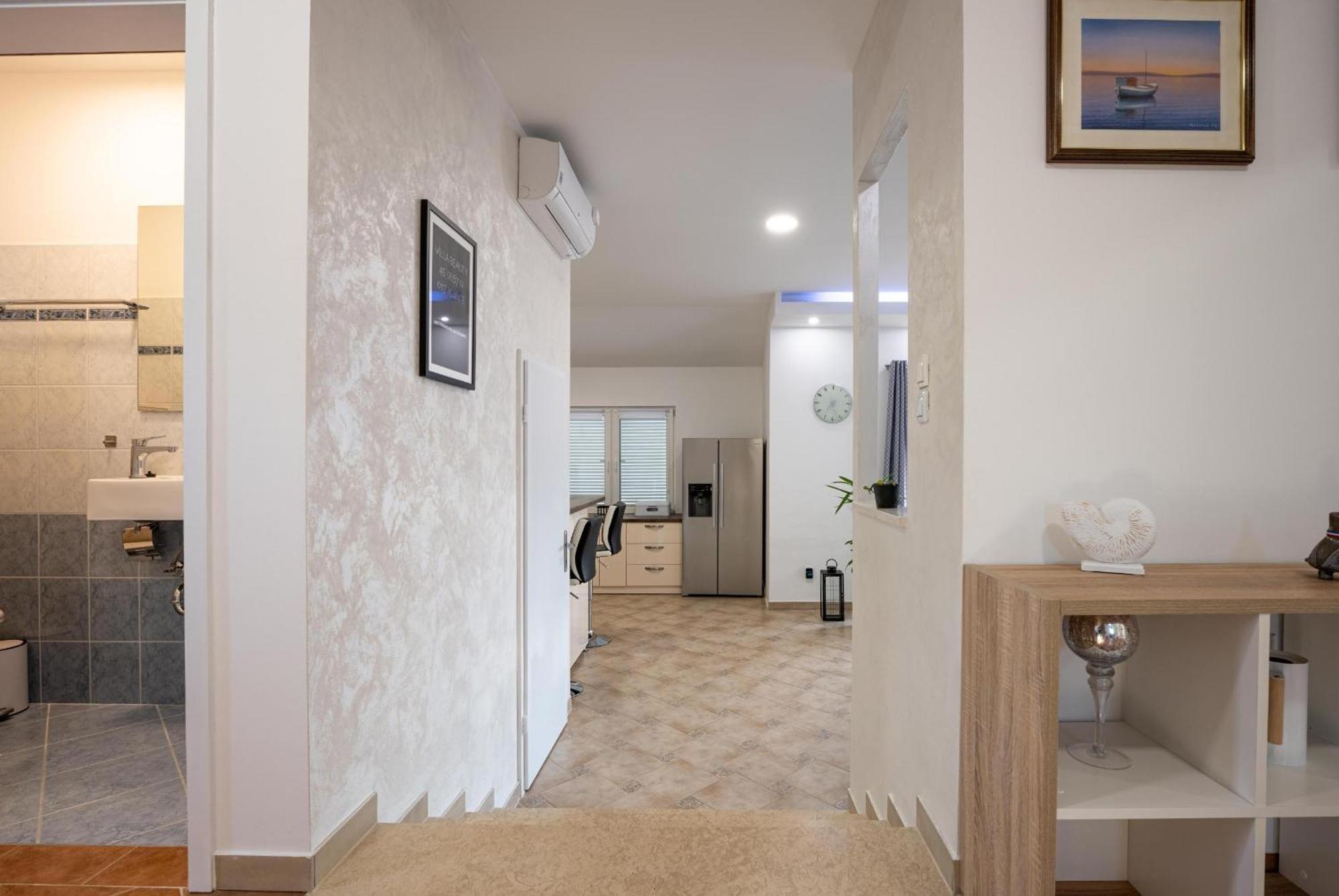 Villa Beauty With Heated Pool And Jacuzzi Канфанар Экстерьер фото