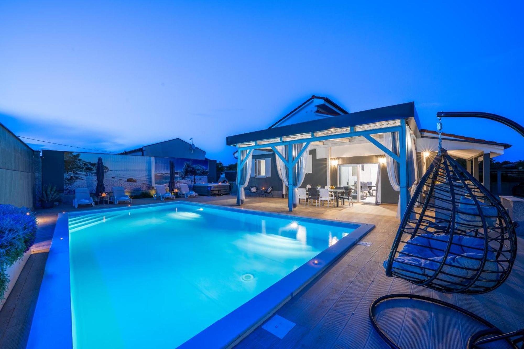 Villa Beauty With Heated Pool And Jacuzzi Канфанар Экстерьер фото